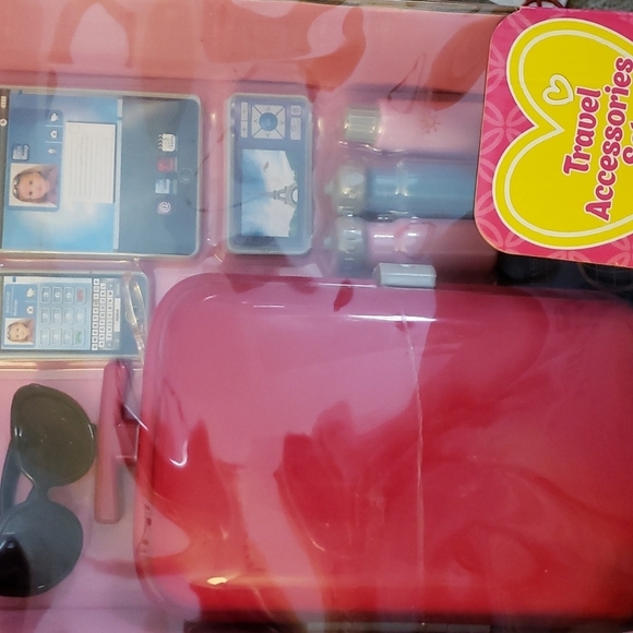 Beverly Hills Doll Collection for an 18 Inch Doll 16 Piece Accessories Set - Picture 3 of 6